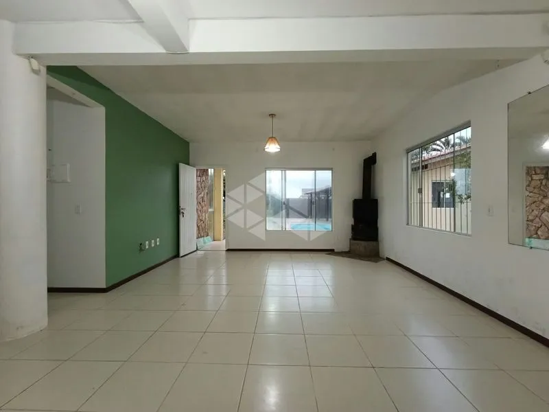 4-bedroom house with a bathtub in Florianópolis