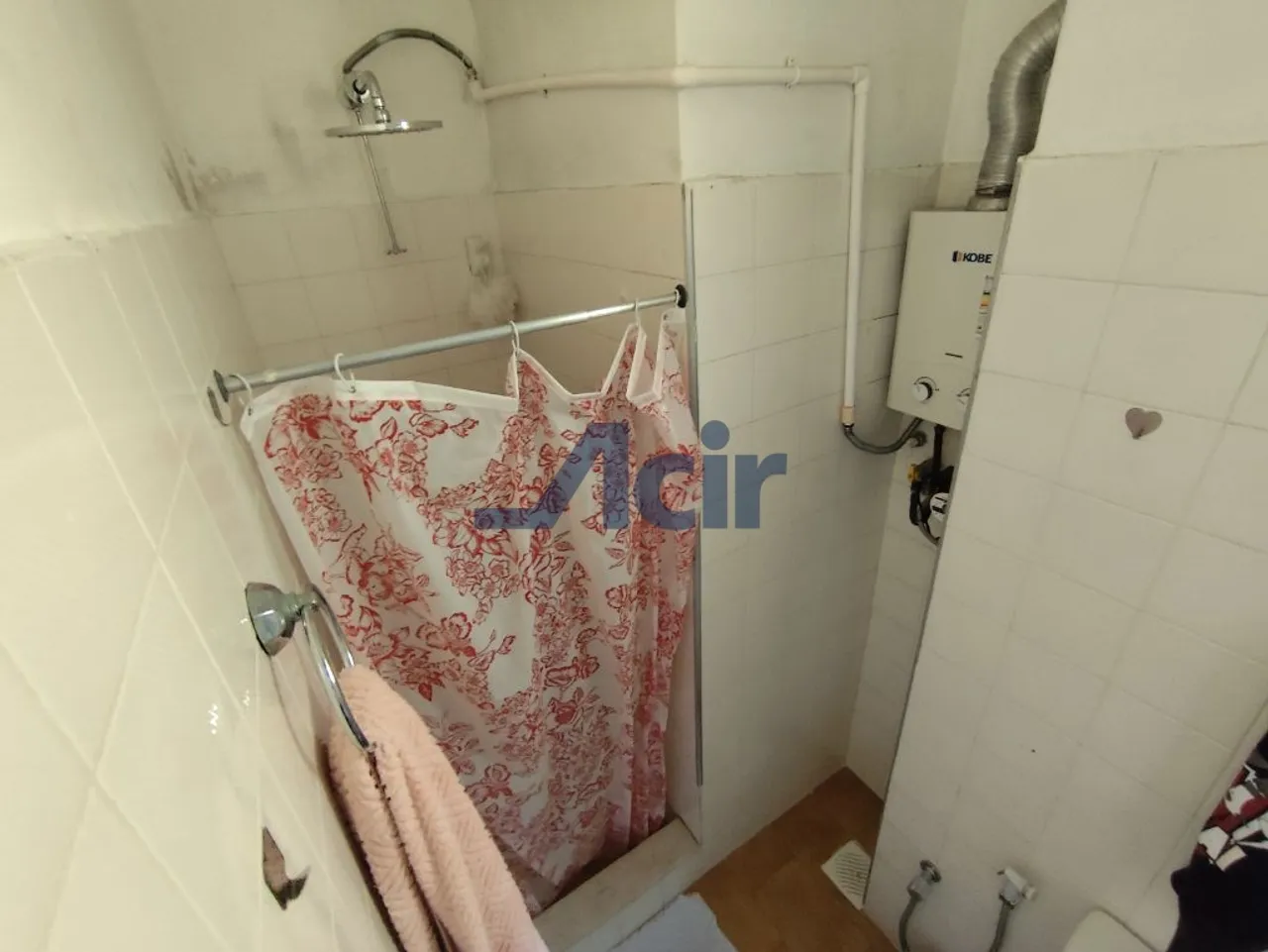 3-bedroom apartment with balcony and city view — photo 20