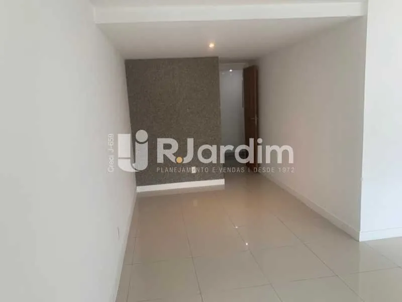 Rental apartment with 4 bedrooms and glassed balcony — photo 9