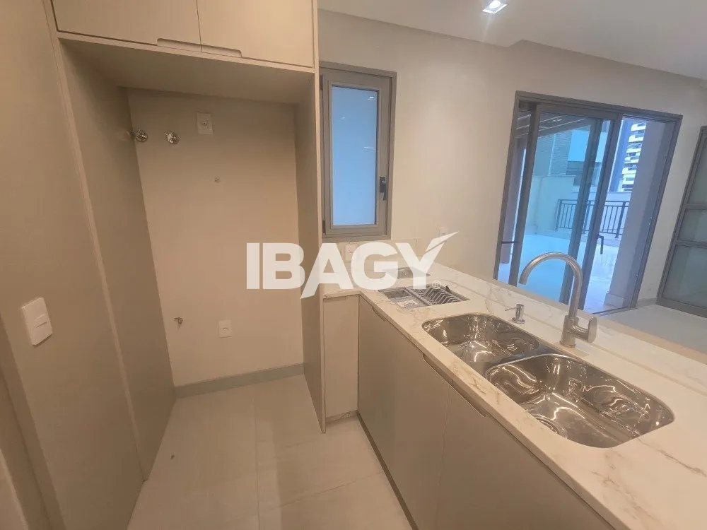 Apartment, 199 m², with a grill on the balcony — photo 7