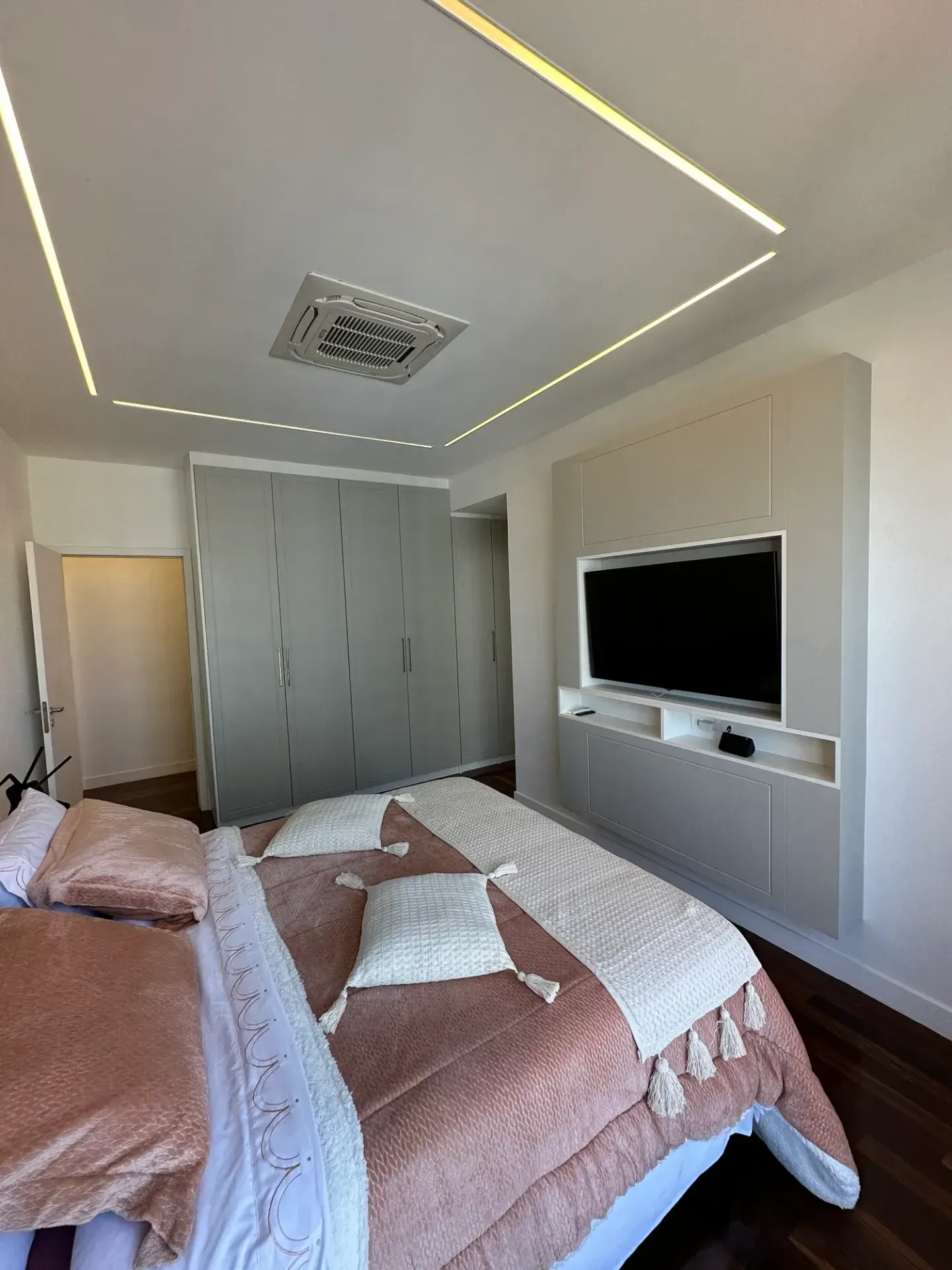 Duplex apartment with 600 m², 4 bedrooms and 4 parking — photo 26