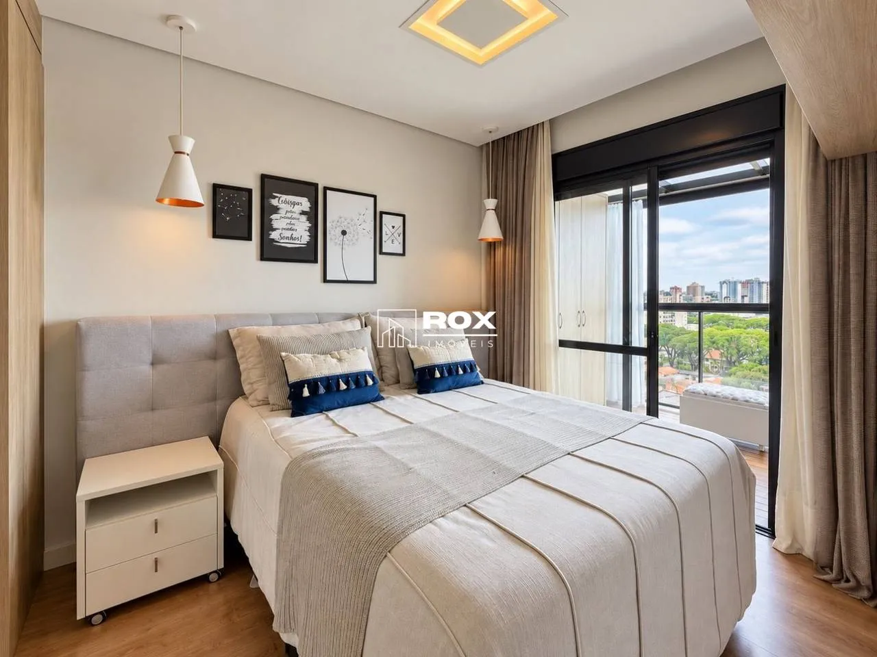 Floor-to-ceiling windows in a 3-bedroom apartment, 150 m² — photo 3
