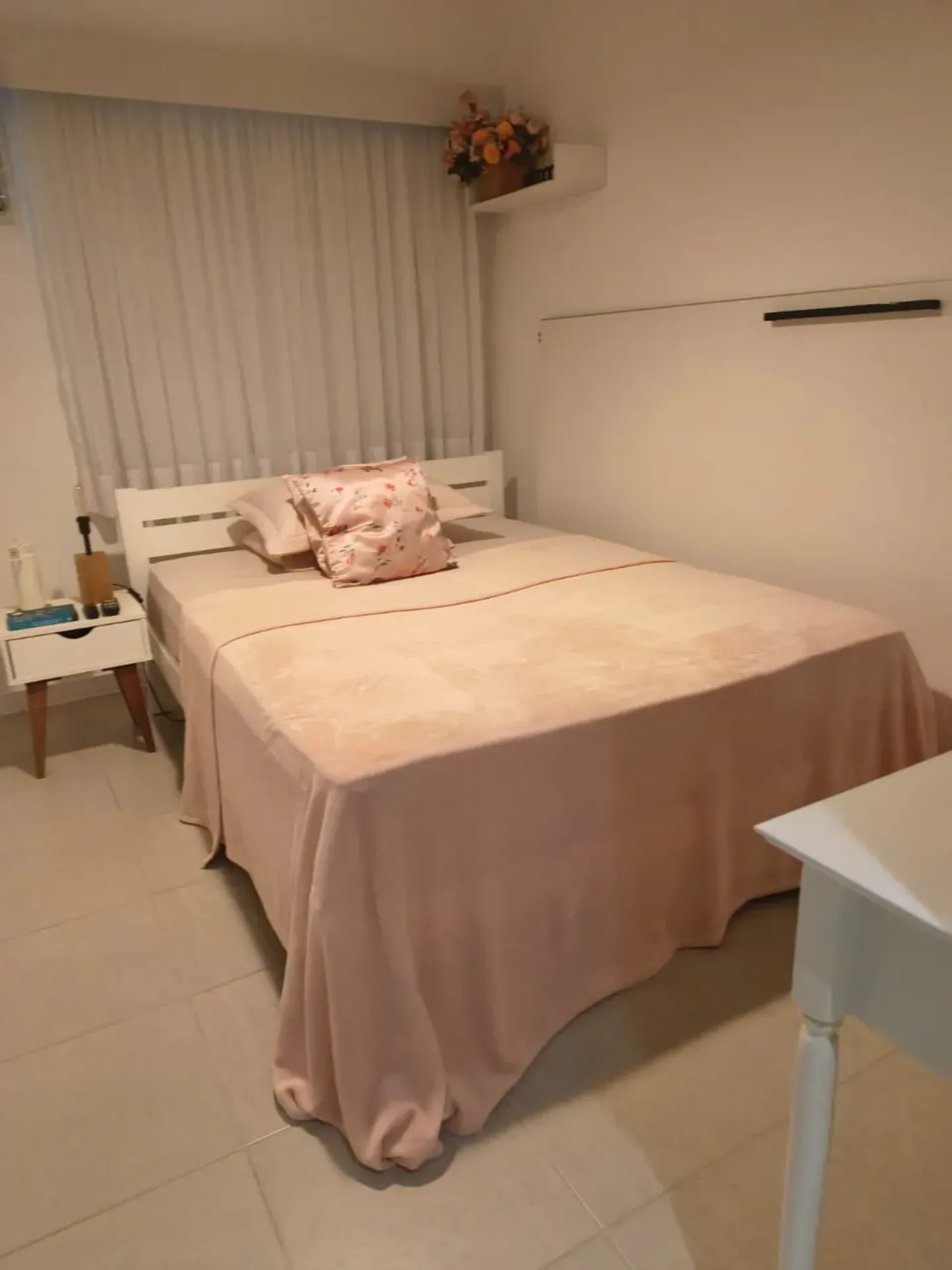 Furnished 1-bedroom apartment 79 m² with glass balcony — photo 3