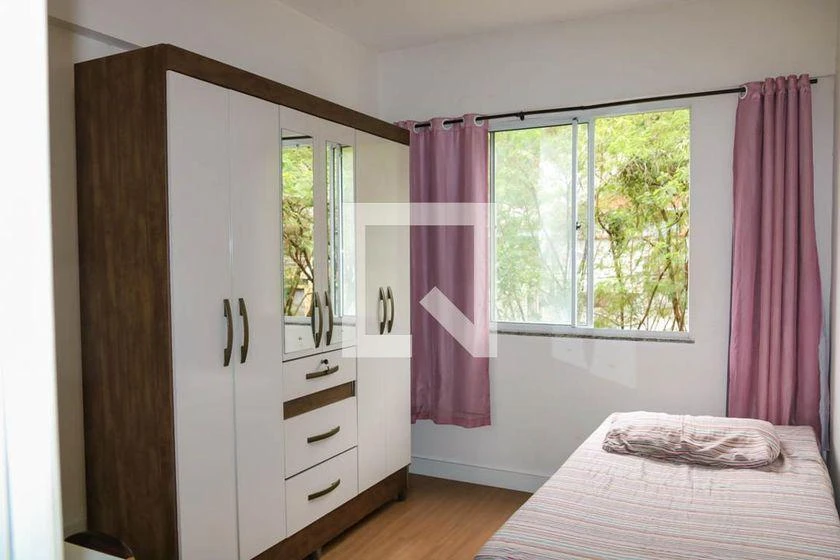 Apartamento mobiliado de 2 quartos em condomínio com piscina — photo 3