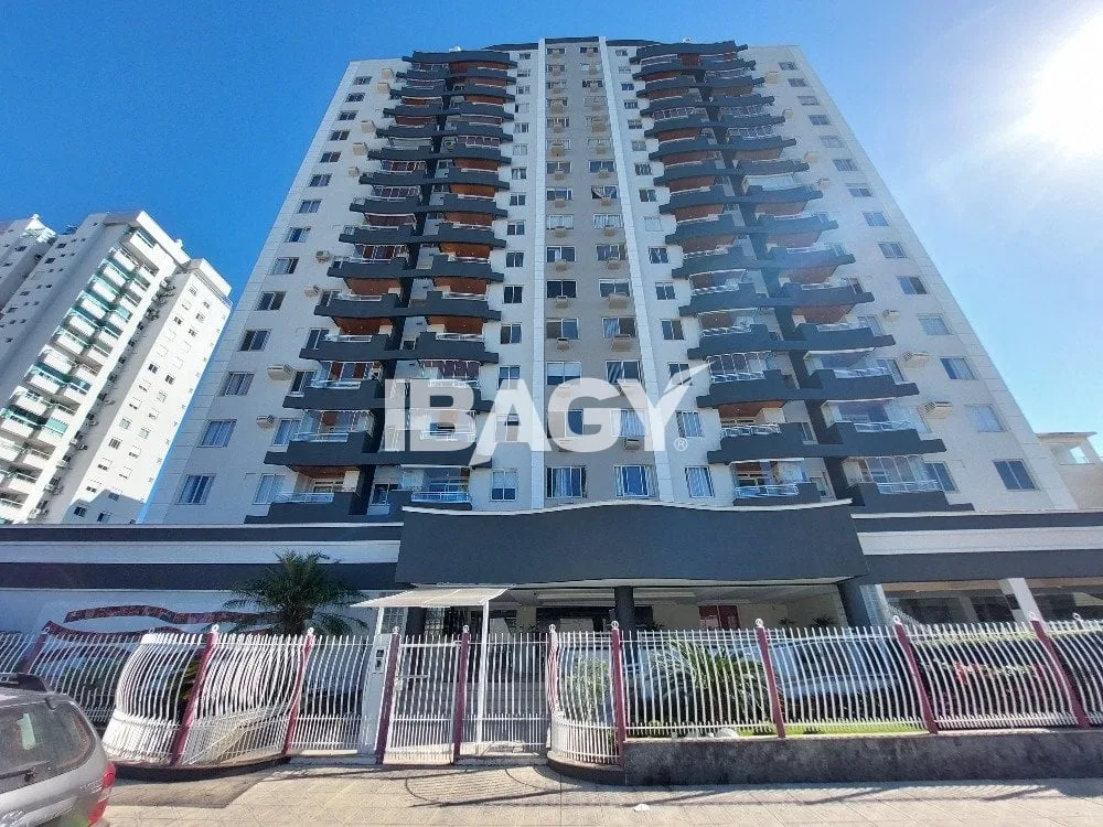 Apartment with 3 bedrooms and a suite 108 m²