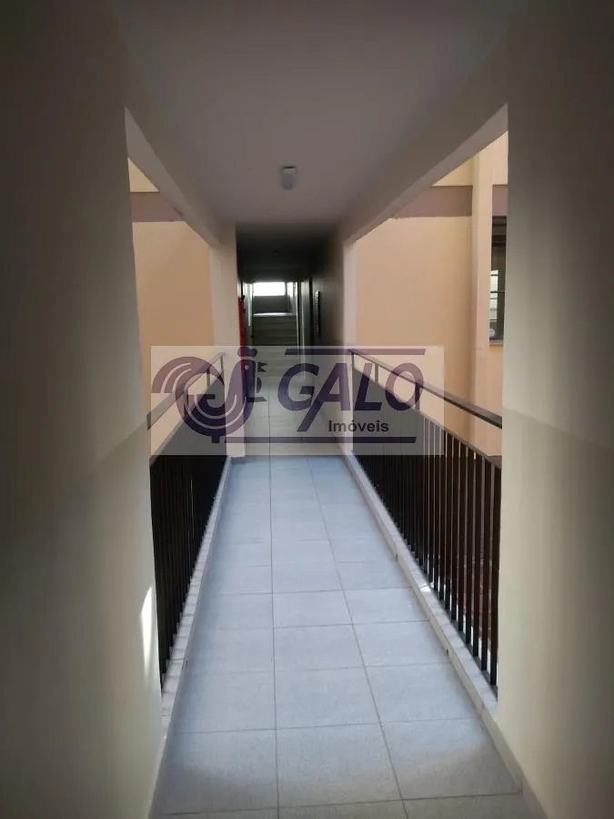 Apartamento com piso de madeira ou laminado, Portão — photo 14