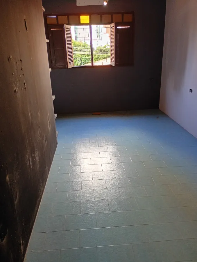 220 m² house with a closed kitchen and 3 bedrooms — photo 6