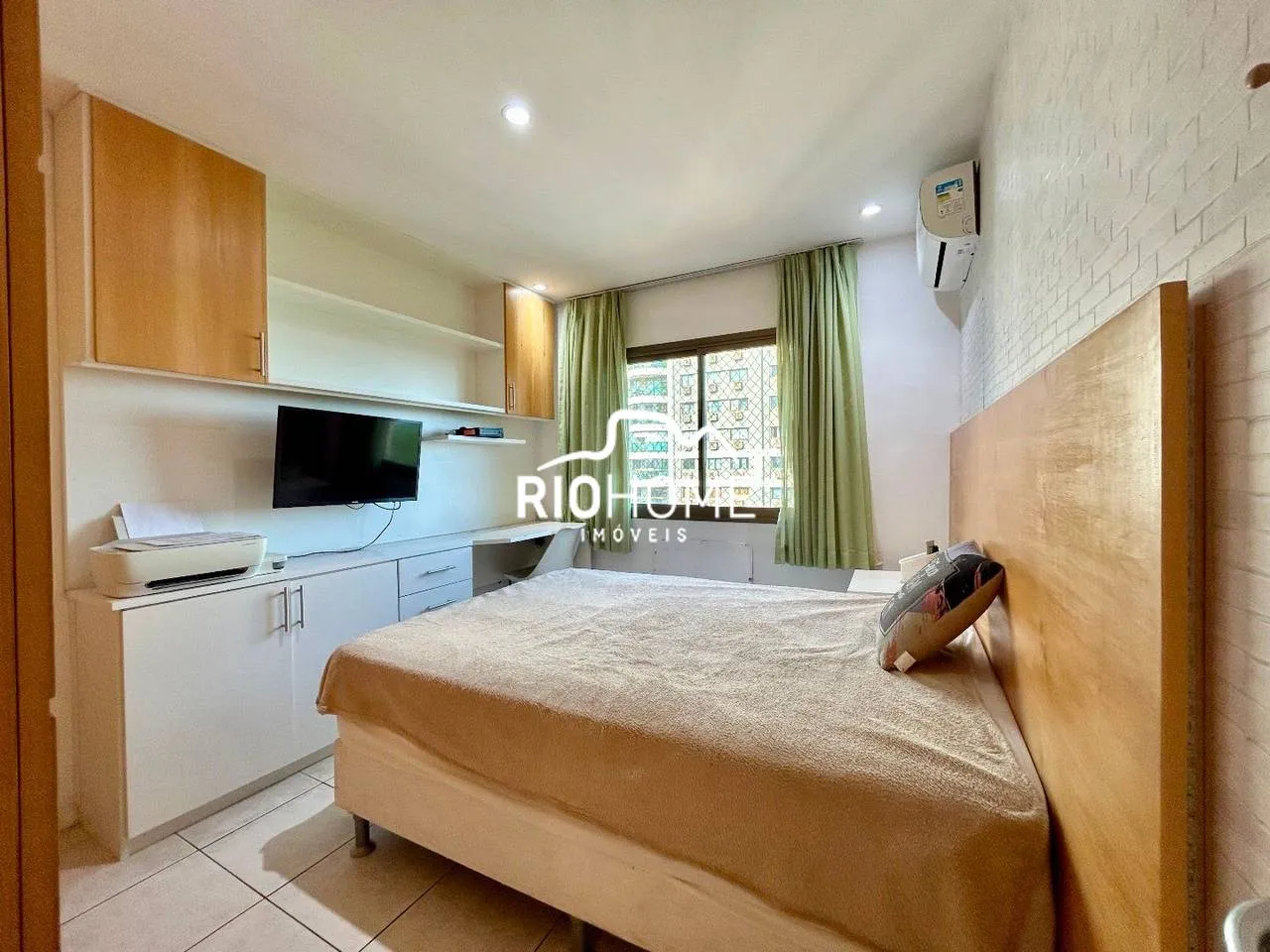 4-bedroom apartment with a water view in Rio de Janeiro — photo 16