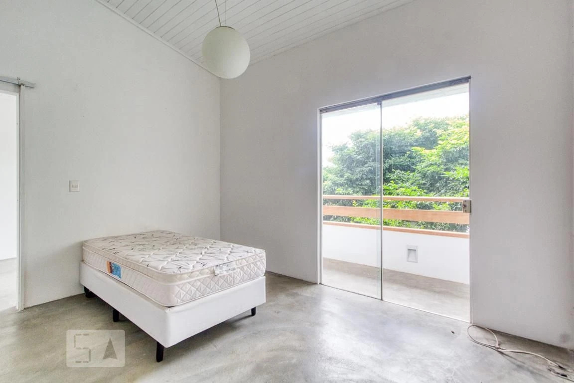 House with 3 bedrooms and 4 bathrooms with a closed kitchen — photo 76