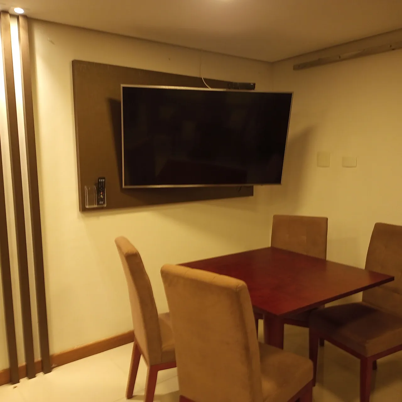 3-bedroom apartment in a building with a gym