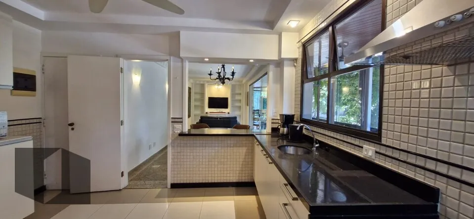 Apartment with a separate kitchen and gas stove — photo 7