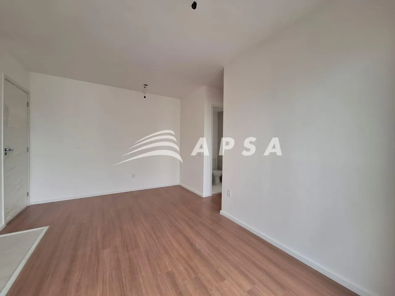 Apartamento sem mobília com 2 quartos e varanda — photo 9