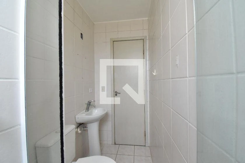 3-bedroom apartment in a building with a pool — photo 35