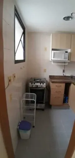 Apartamento mobiliado de 2 quartos com vaga e varanda — photo 3