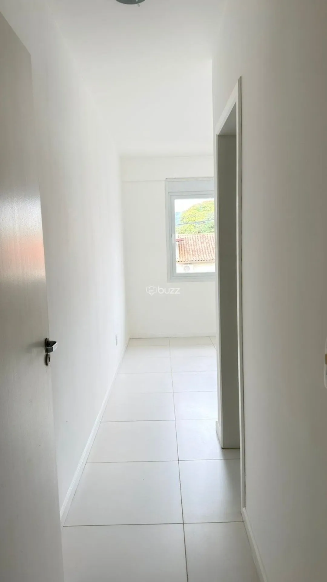 146 m² house with a walk-in closet and a garden — photo 32