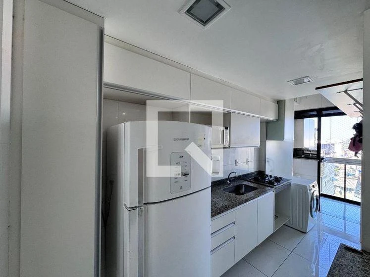 Furnished apartment, 80 m², with a glass-enclosed balcony — photo 2