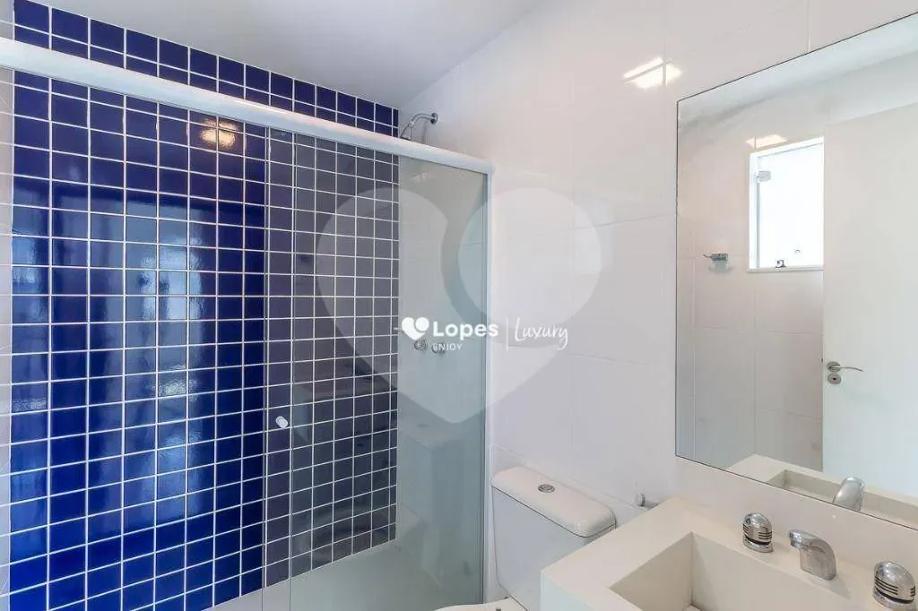 Unfurnished triplex house with 6 en-suite bedrooms and 820 m² — photo 46