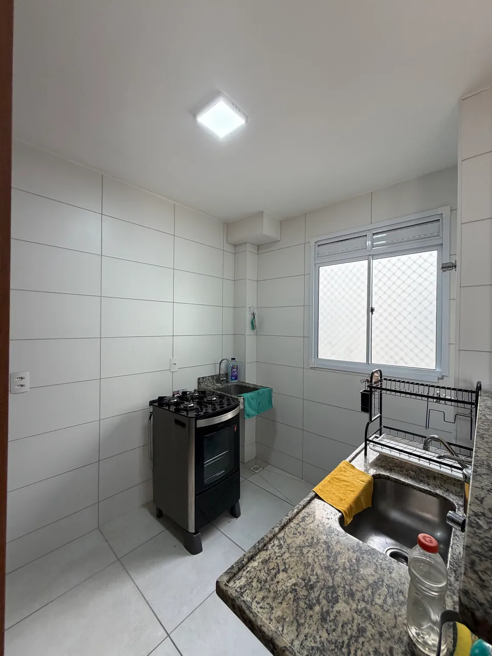 Apartamento com 2 quartos e 2 banheiros com cozinha integrada — photo 2