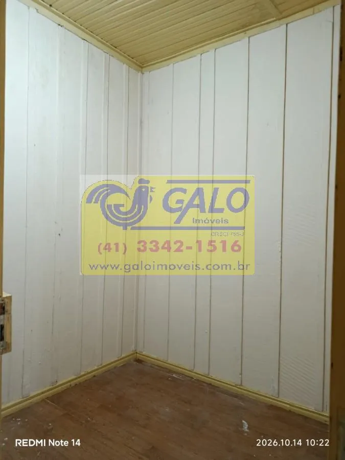 2-bedroom house with wood or laminate floors in Curitiba — photo 4