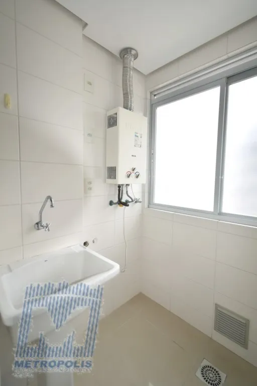 2-bedroom apartment with a mountain view in Florianópolis — photo 18