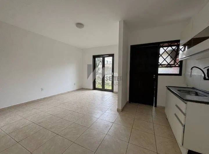 Balcony with a grill in a 2-bedroom house, 80 m² — photo 9