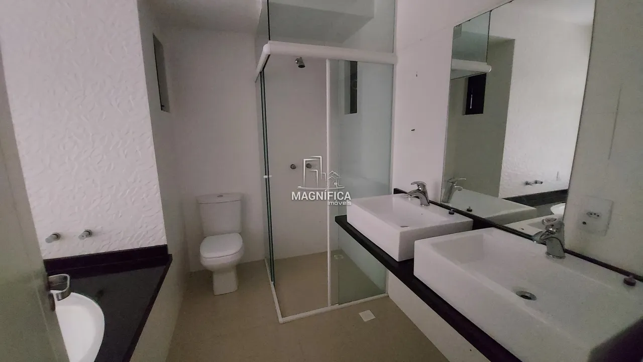 Unfurnished house with 5 bedrooms and 6 bathrooms — photo 12