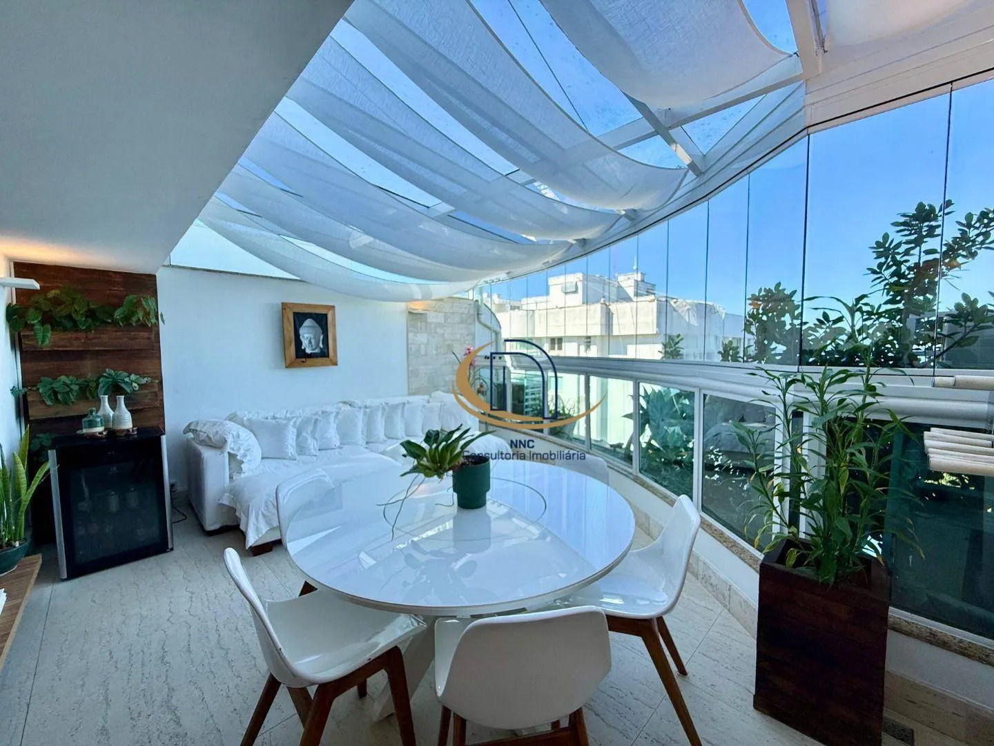Front-facing penthouse with 215 m² and 4 bedrooms — photo 10
