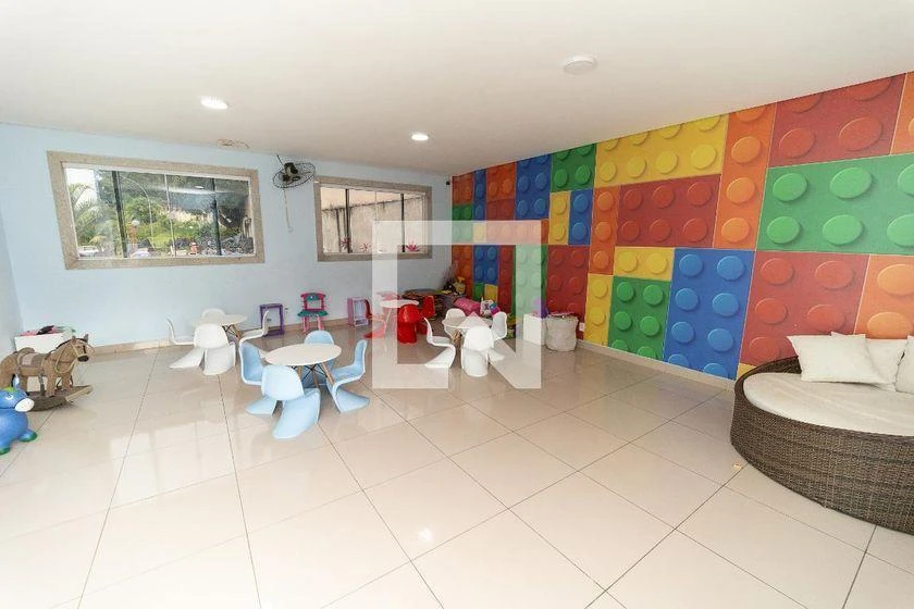 2-bedroom apartment in a building with a pool — photo 20