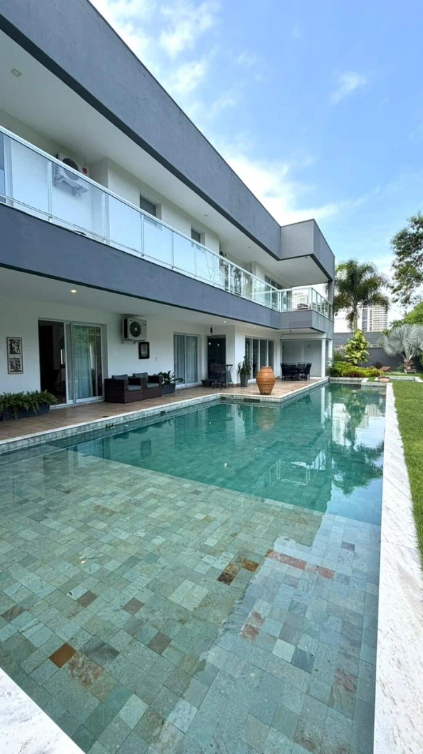Casa triplex com 6 quartos e piscina, 1 suíte — photo 3