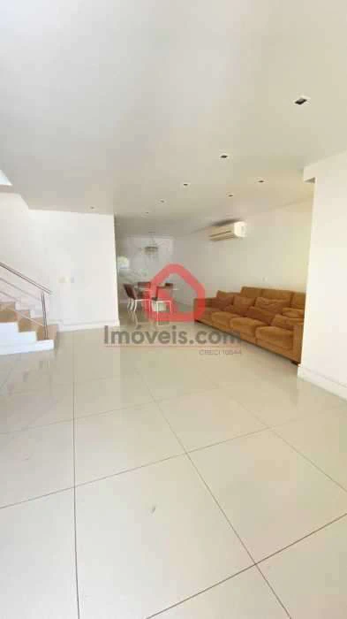 Condo house with 3 en-suite bedrooms and 400 m² — photo 17