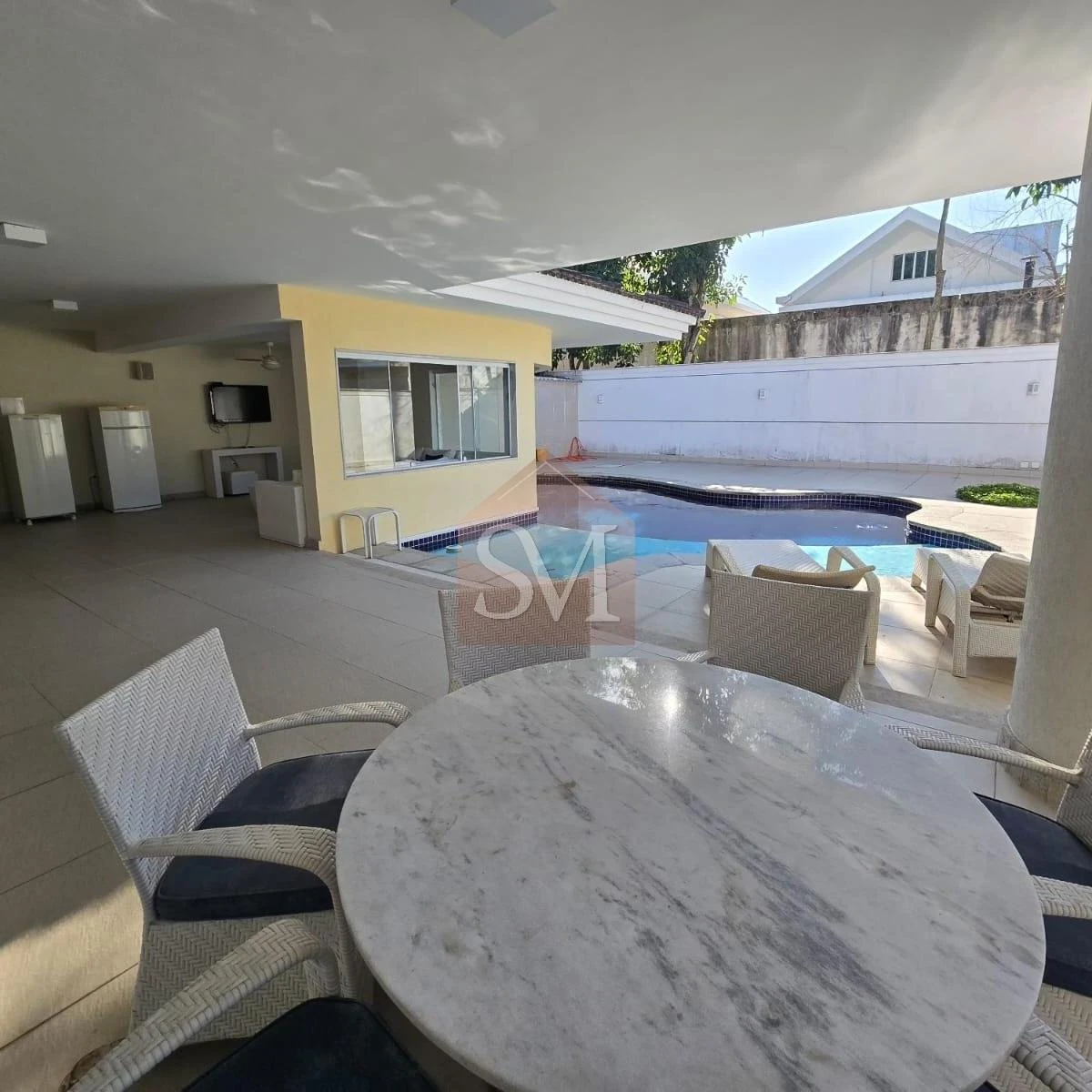 Furnished triplex house with 4 en-suite rooms and 669 m² — photo 18