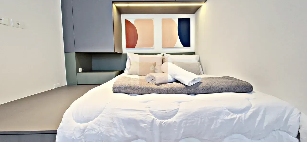 Floor-to-ceiling windows in a one-bedroom apartment, 39 m² — photo 5