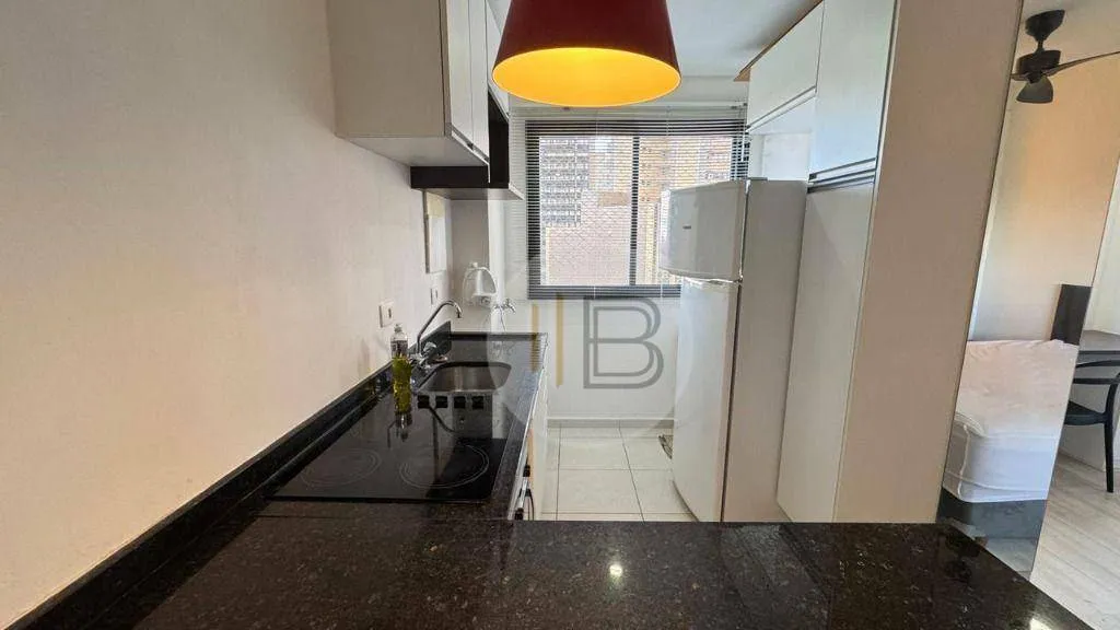Furnished 1-bedroom apartment with private BBQ area — photo 2