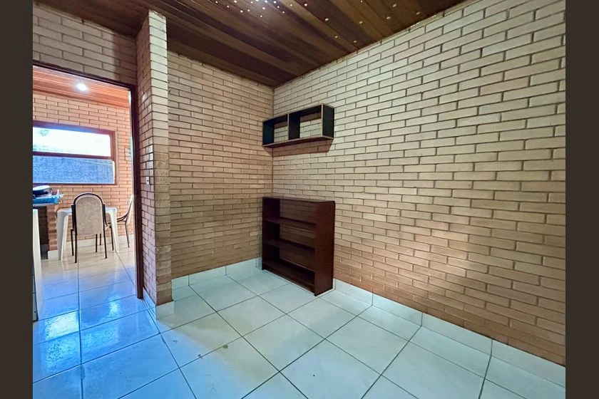Apartamento amueblado de 2 habitaciones con jardín privado — photo 11