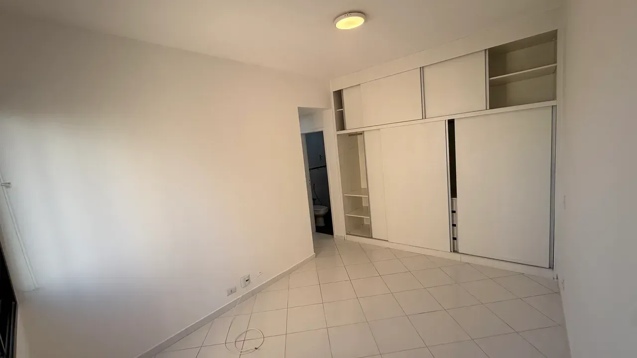 4-bedroom apartment with glassed-in balcony and 2 parking — photo 10