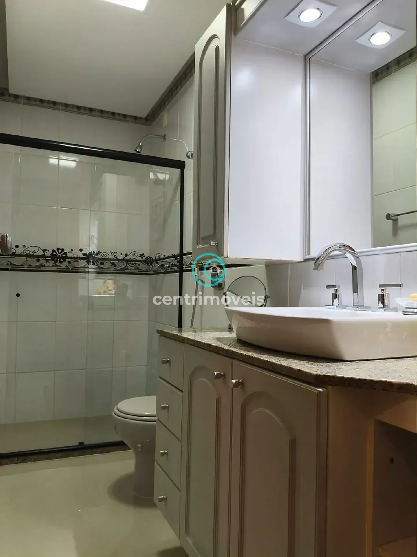 Apartamento mobiliado com 4 quartos e 3 banheiros — photo 29