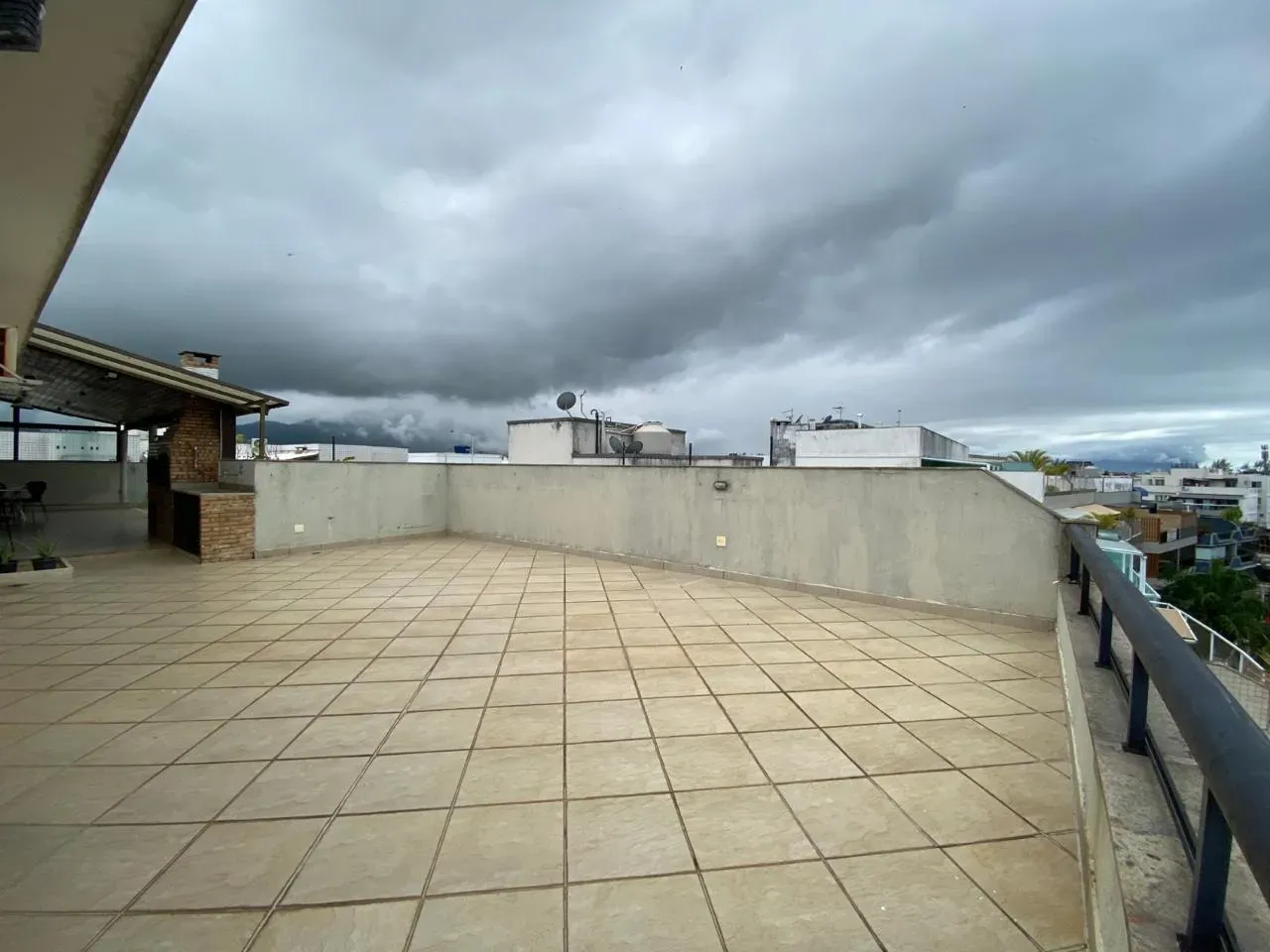 Furnished 369 m² apartment with a closed kitchen — photo 54
