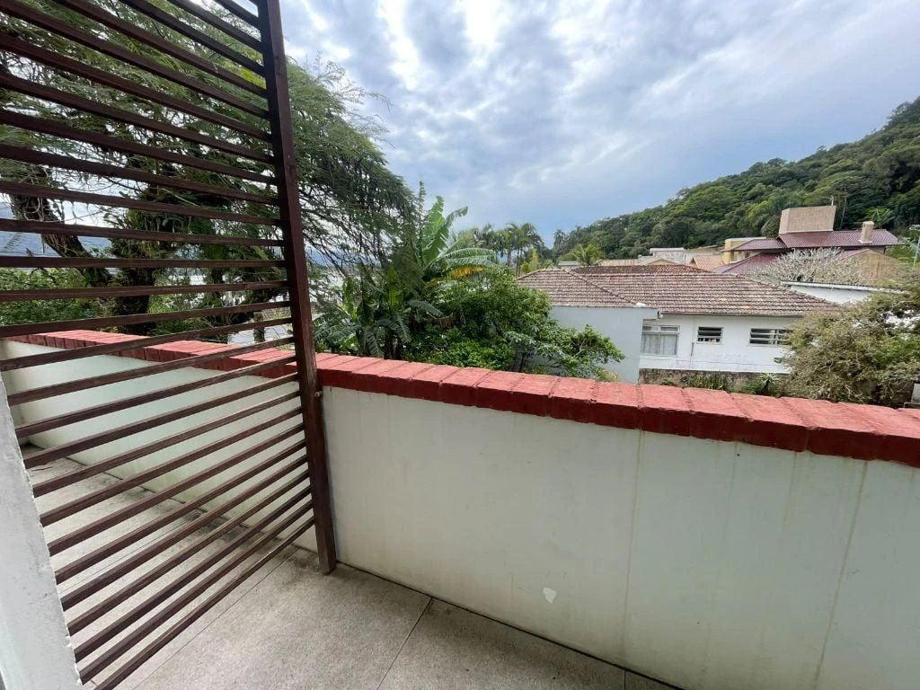 1-bedroom apartment with balcony and 32 m²
