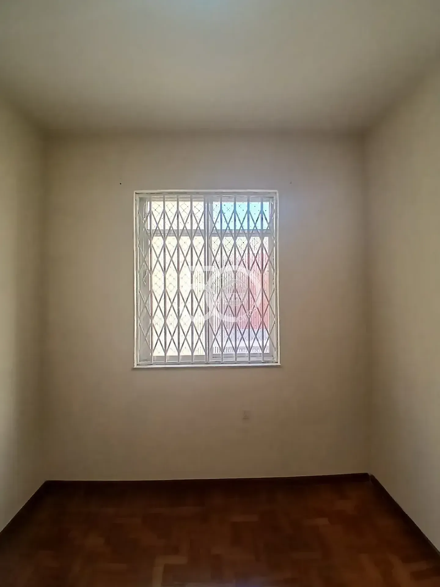 Apartamento de 2 dormitorios con balcón y cocina separada — photo 4