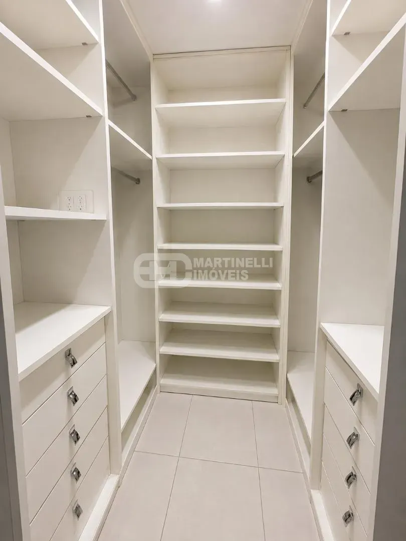 Furnished apartment, 200 m², with a walk-in closet — photo 3