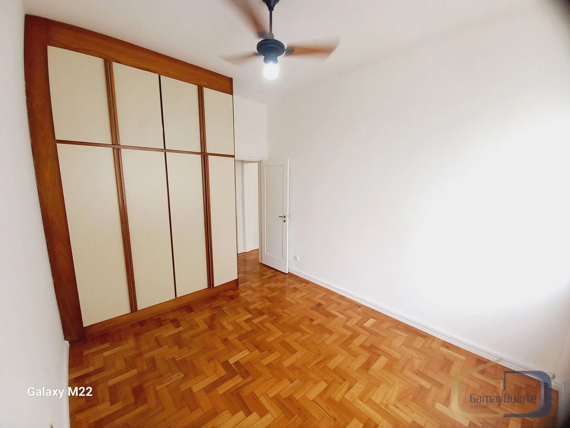 Apartment, 79 m², with wood or laminate floors — photo 22