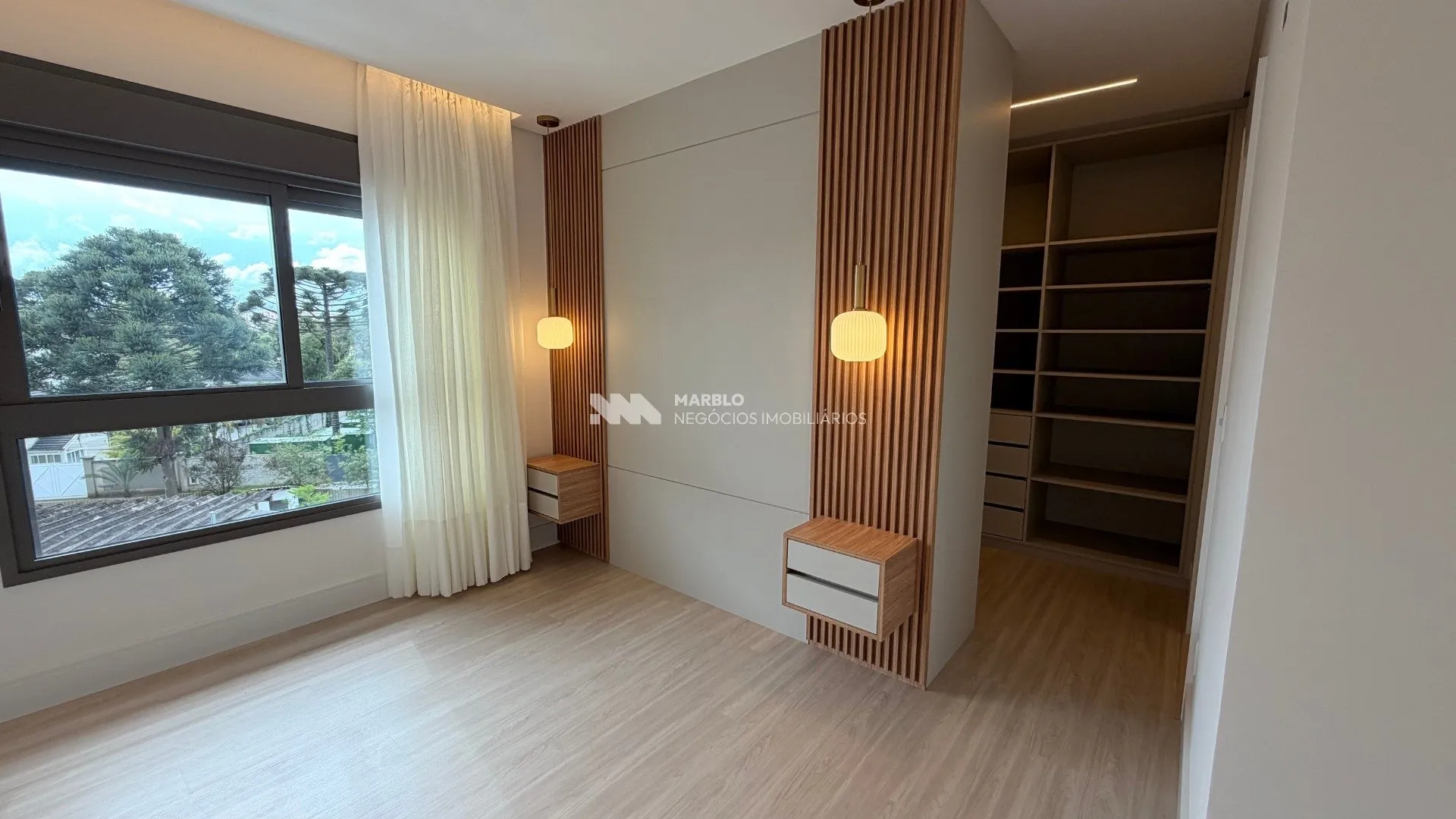 Apartment on the 5th floor with floor-to-ceiling windows — photo 51
