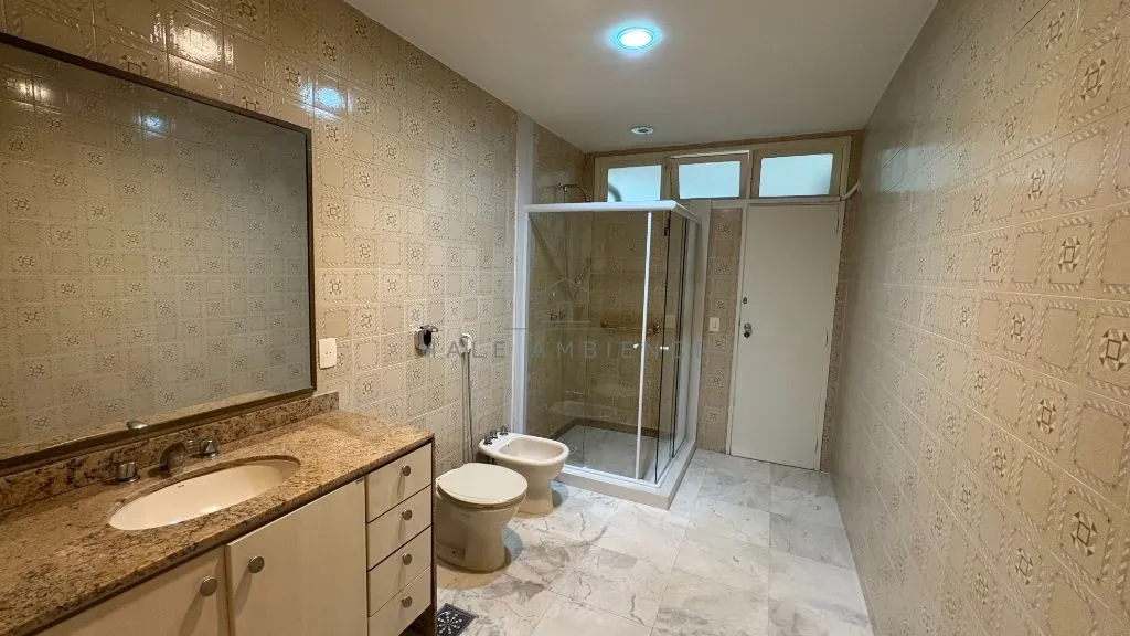 4-bedroom apartment with 4 bathrooms and 350 m² — photo 18