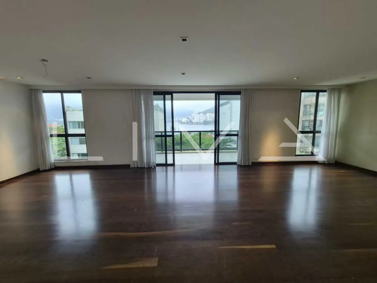 Furnished apartment, 167 m², with a bathtub — photo 11