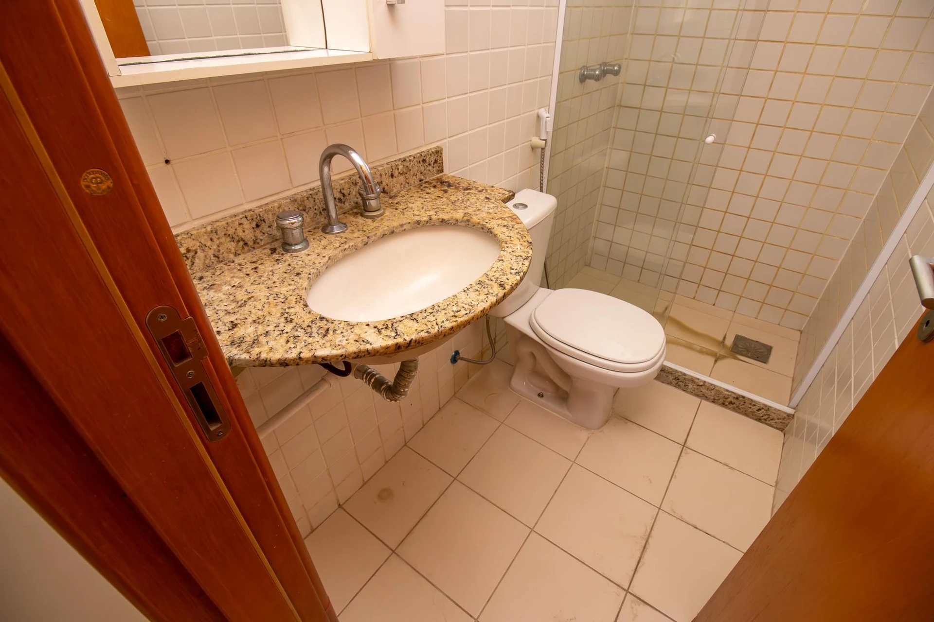 Furnished house with 2 bedrooms and 1 en-suite — photo 38