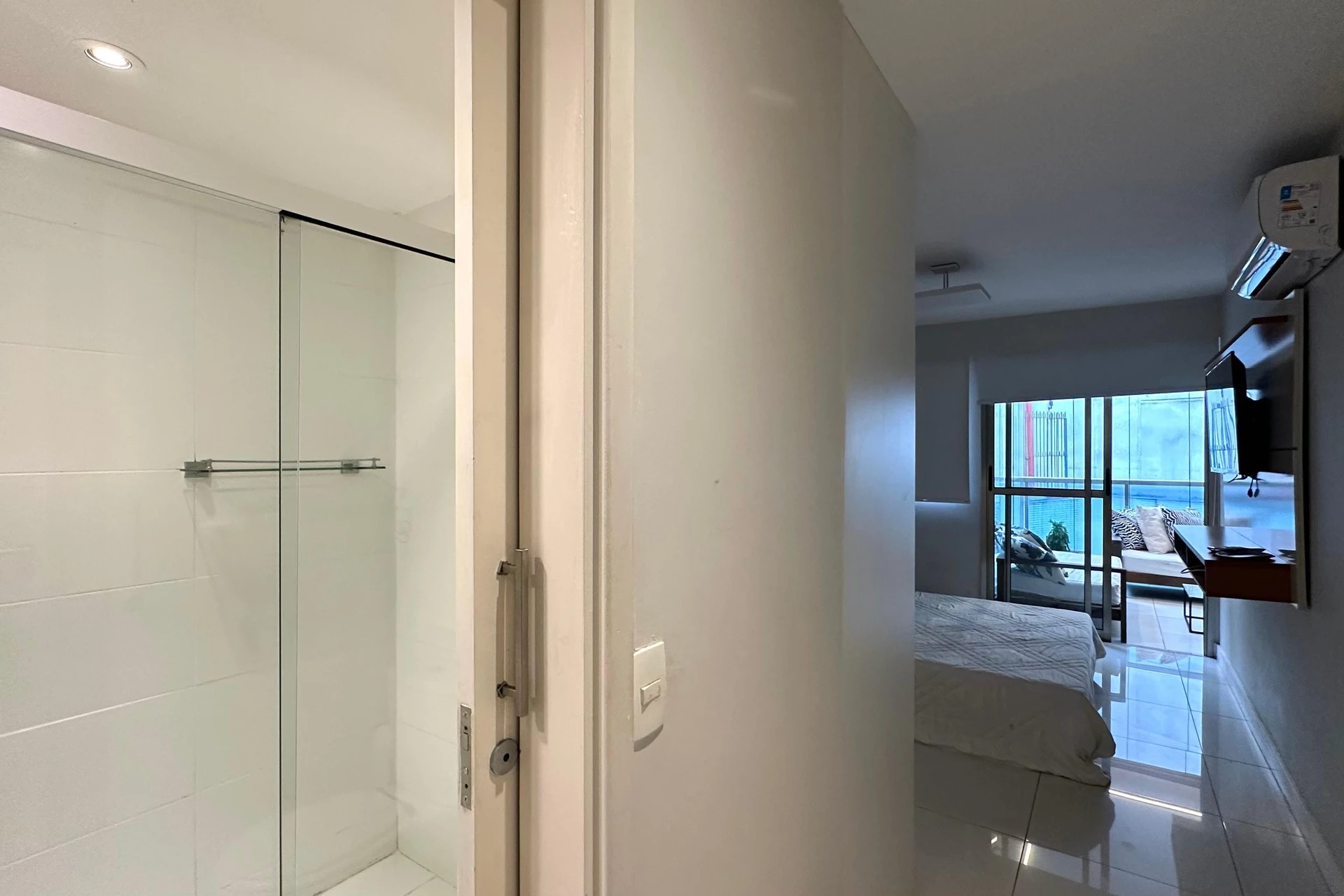 Apartamento mobiliado, 101 m², com janelas do piso ao teto — photo 7