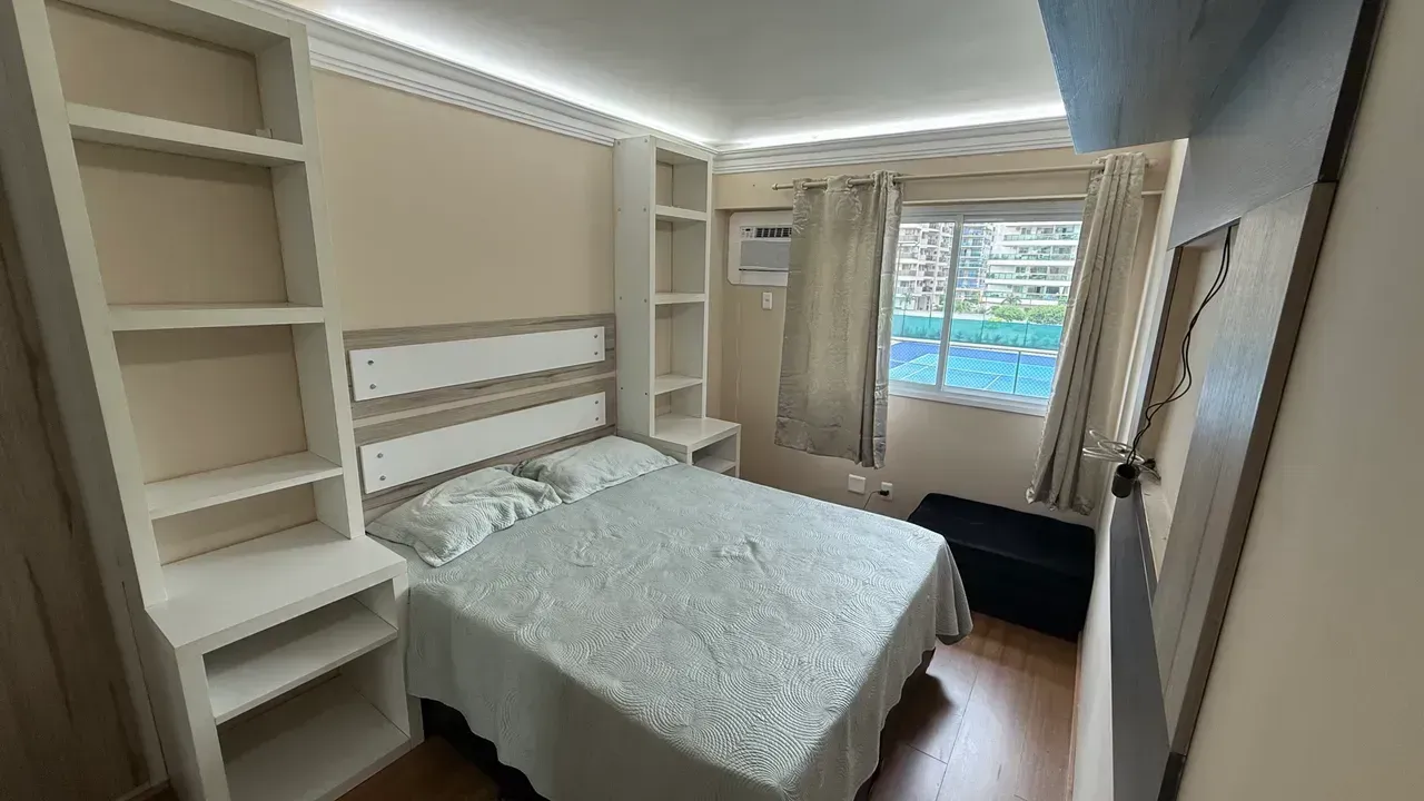 Glass-enclosed balcony in a 3-bedroom apartment, 93 m² — photo 12