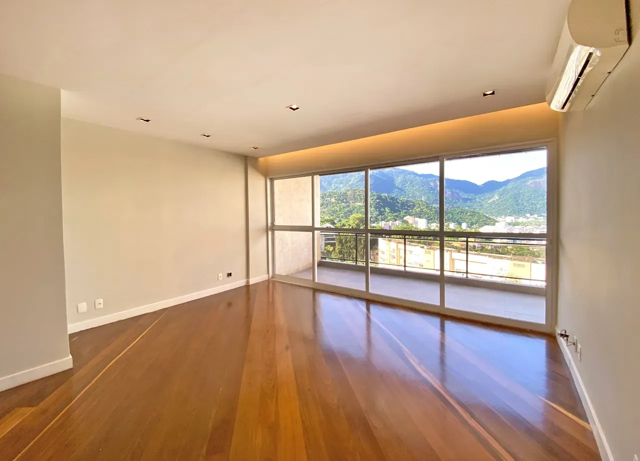 3-bedroom apartment in a building with a sauna — photo 15