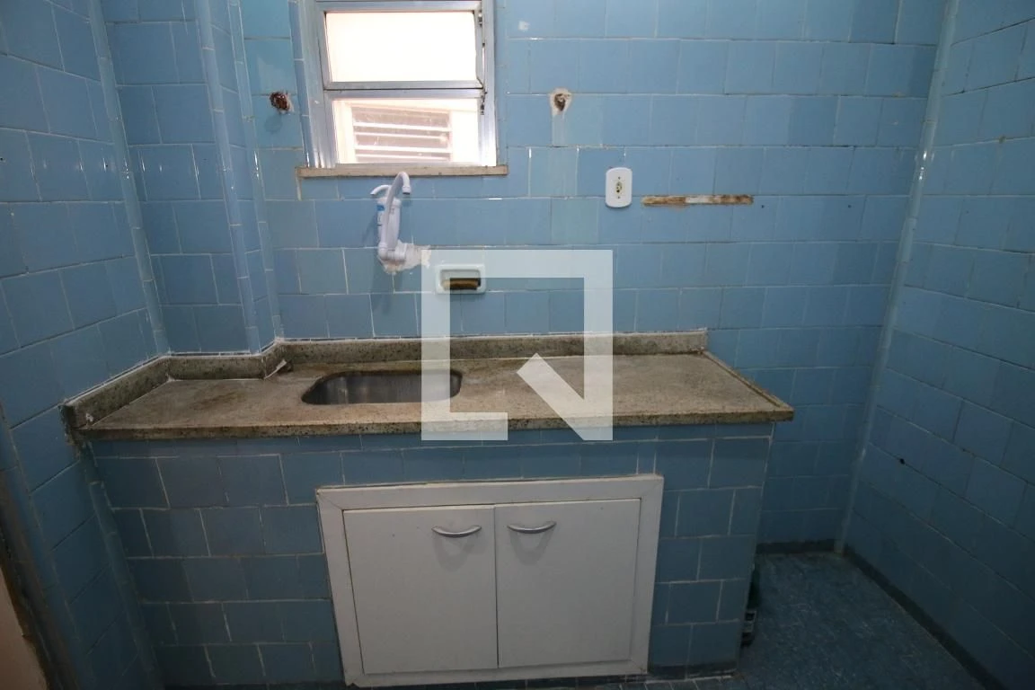 Unfurnished 1-bedroom apartment with separate kitchen — photo 7