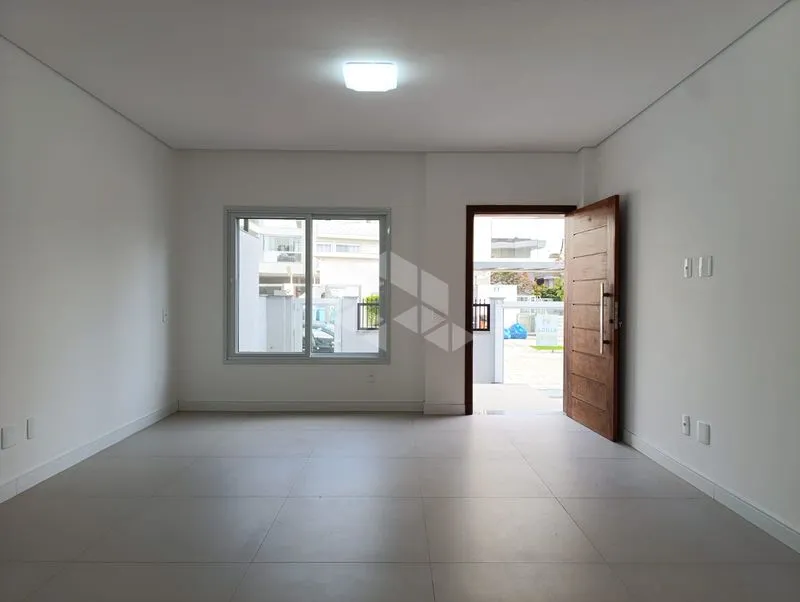 Casa con 4 suites y 184 m²; 2 plazas y balcón — photo 17